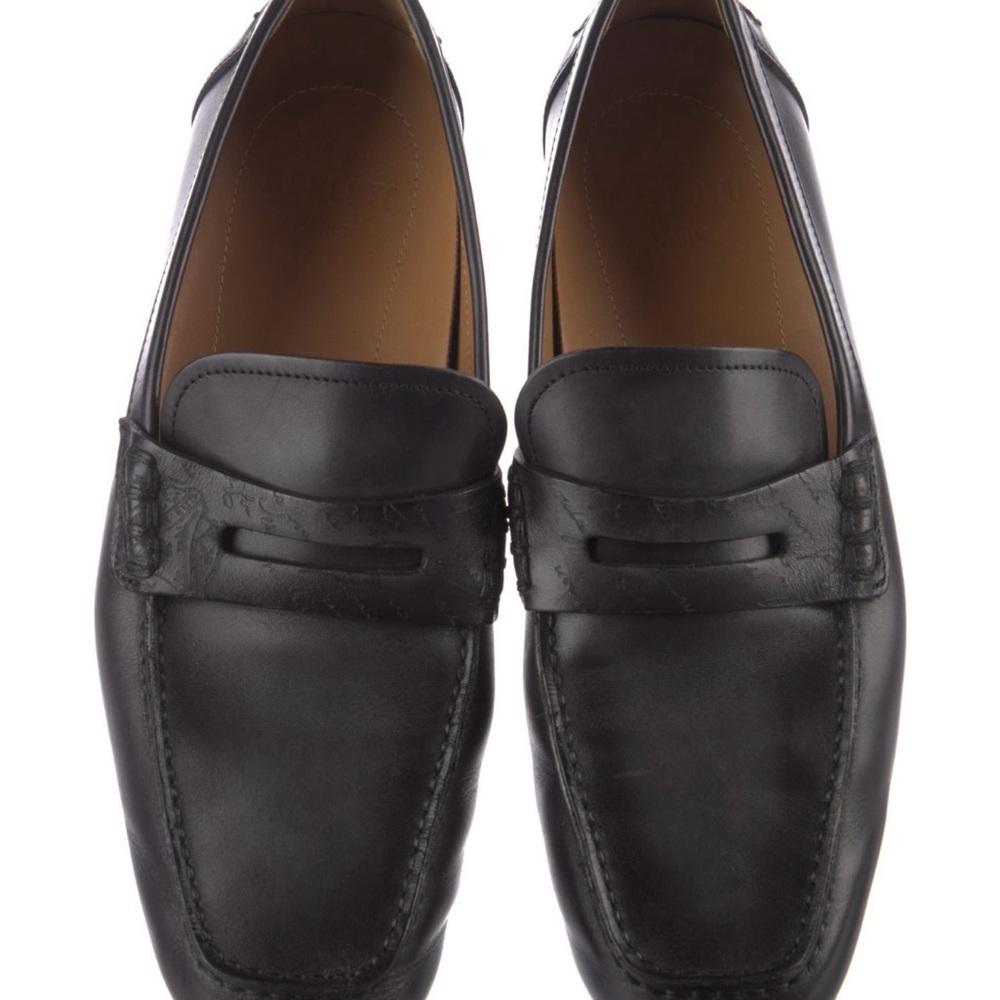 Classic Black Leather Slip-On Loafers size 10 US